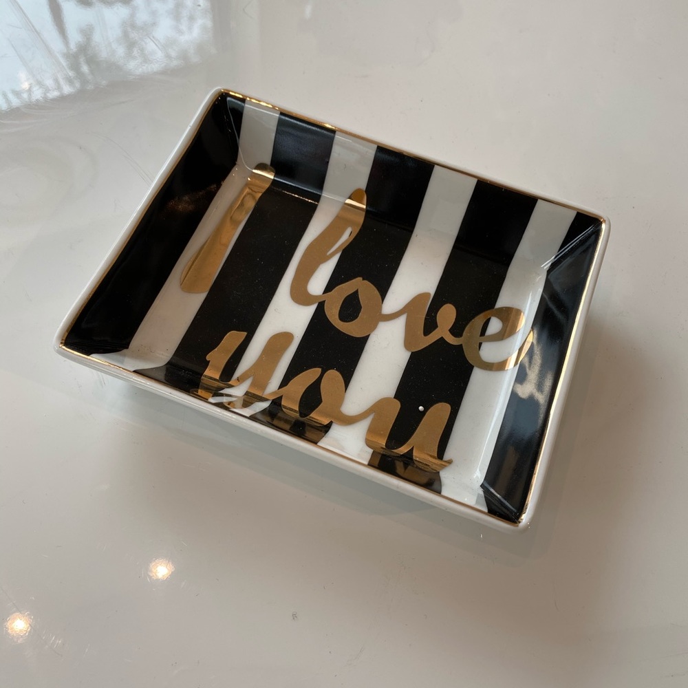 “I Love You”. Black. White. Gold. Chic.